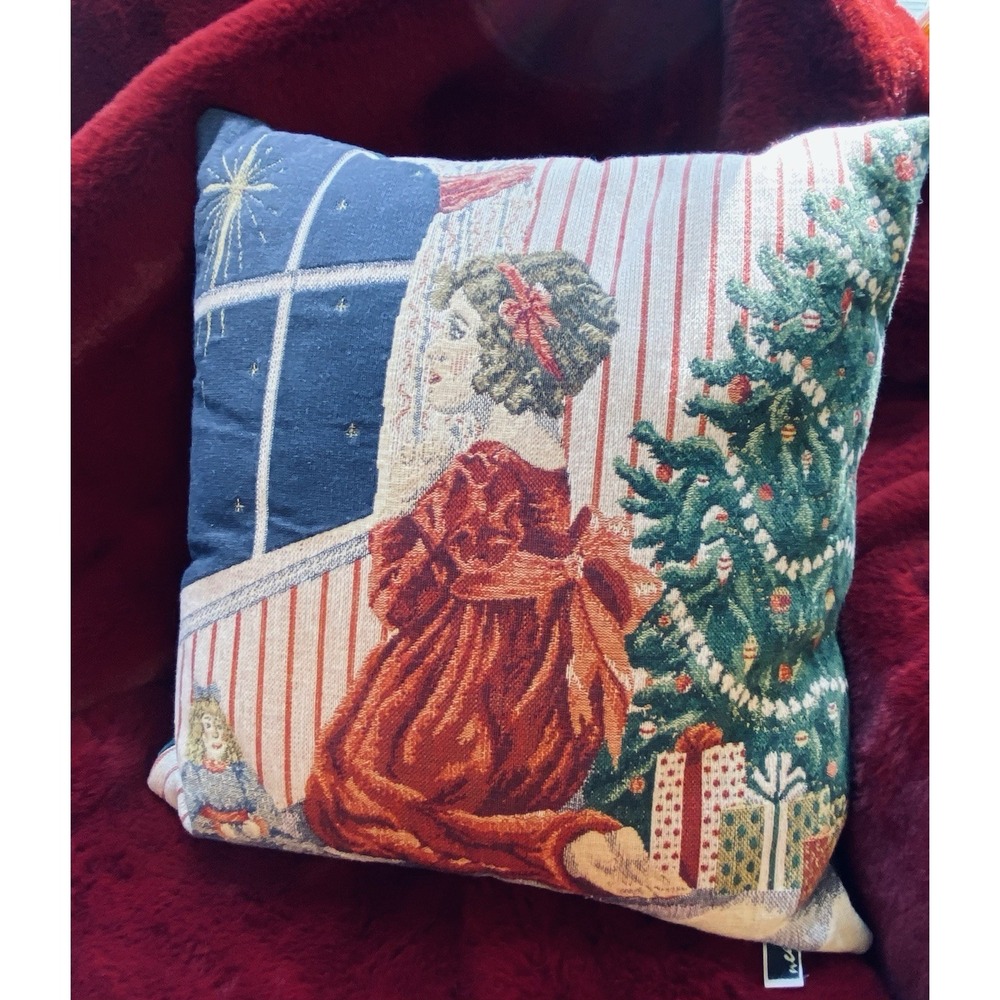 Vintage Tapestry Victorian Christmas Tree Holiday Decorative Throw Pillow